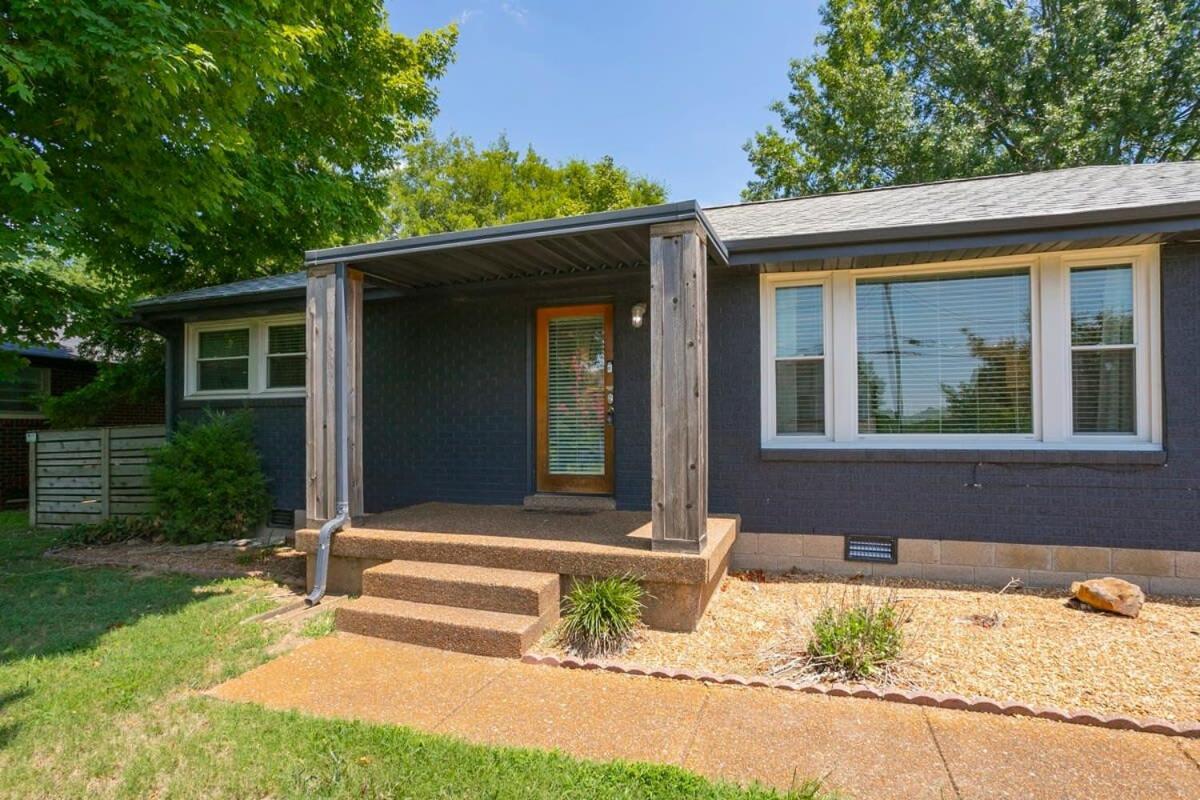 Hip Rustic Ranch Style In East *
